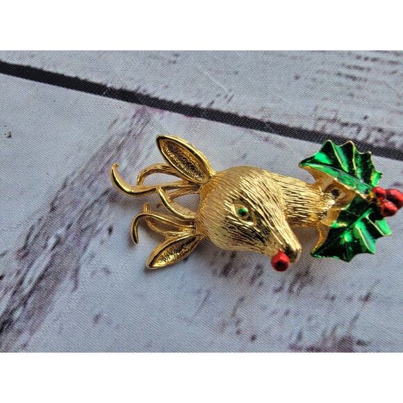 VTG Gold Tone Christmas Deer Green Red Enamel Crystal Brooch Pin - Picture 3 of 6